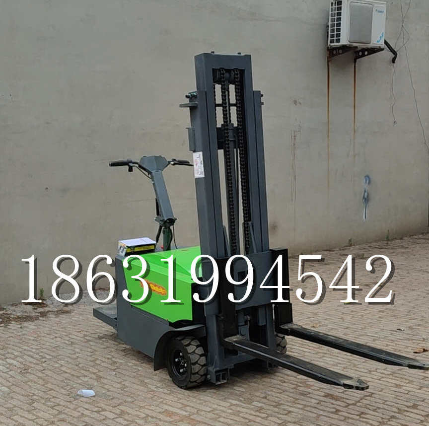 漯河市优程全电动叉车插腿式堆高车液压装卸车1.5吨升高小型站驾式铲车